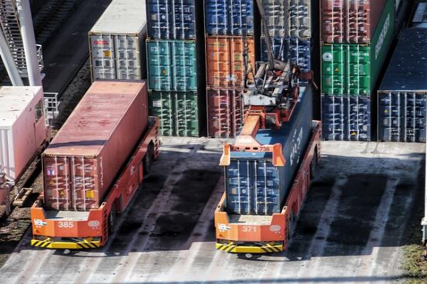 SOUTHEAST US PORTS SEEK TO RAMP UP CONTAINER CAPACITY